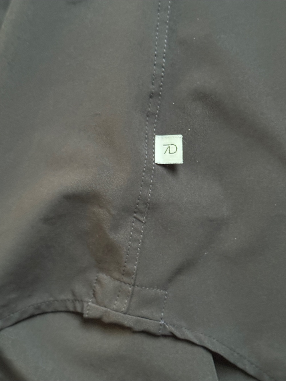 7 Diamonds Men's Black Short-Sleeve Button-Down Shirt - Picture 4 of 5
